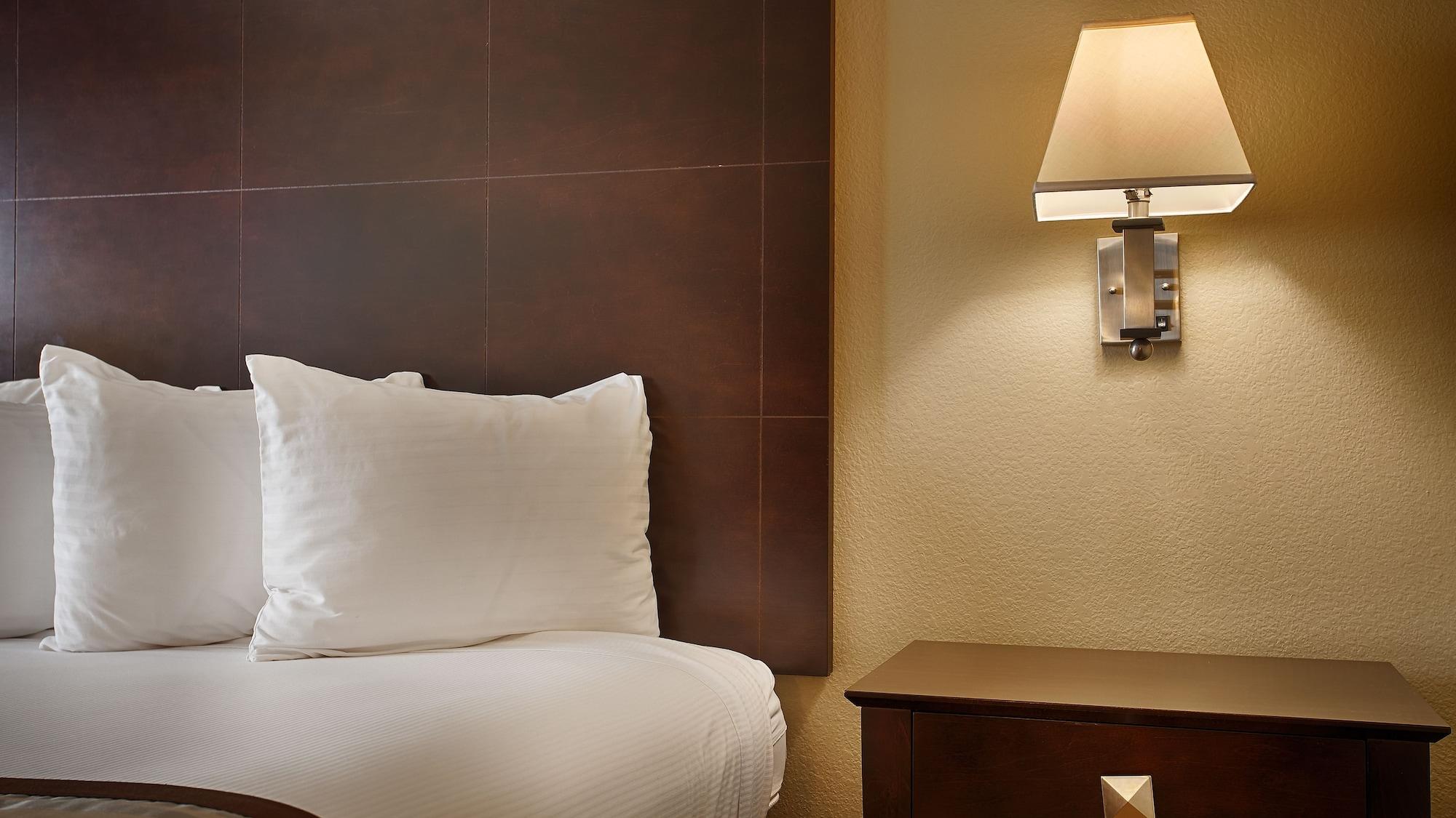 Best Western Brentwood Inn Екстериор снимка