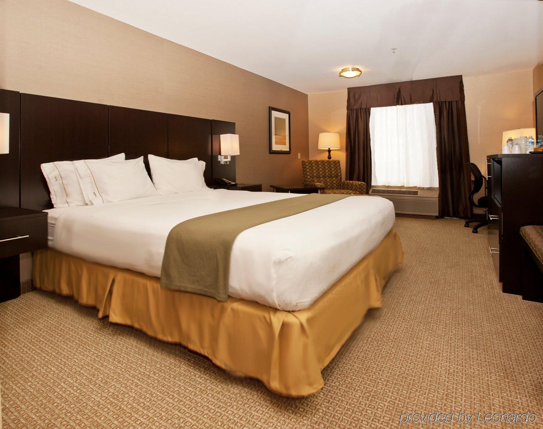 Best Western Brentwood Inn Стая снимка